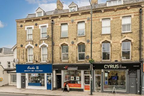 1 bedroom flat to rent, High Street, Hampton TW12