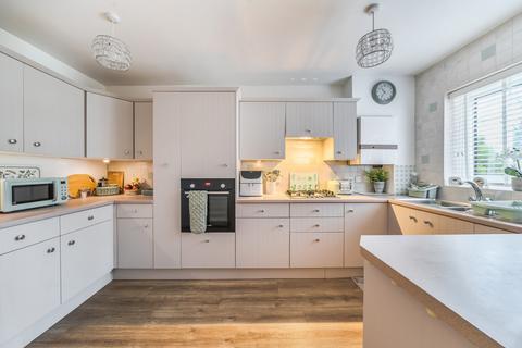 3 bedroom detached house for sale, Vernon Drive, Harefield, Uxbridge