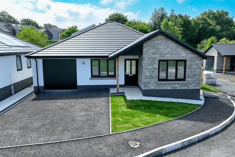 3 bedroom detached bungalow for sale, Golwg Y Garreg Las, Ammanford SA18