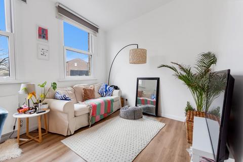 2 bedroom flat to rent, Balls Pond Road, London, N1