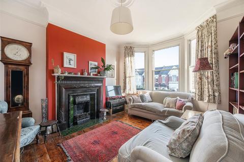 3 bedroom flat for sale, Furness Road, London, NW10