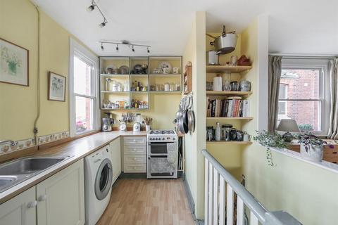 3 bedroom flat for sale, Furness Road, London, NW10