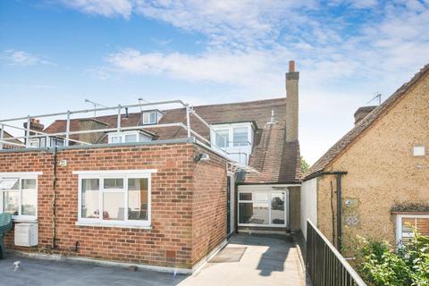 3 bedroom maisonette to rent, Packhorse Road, Gerrards Cross SL9