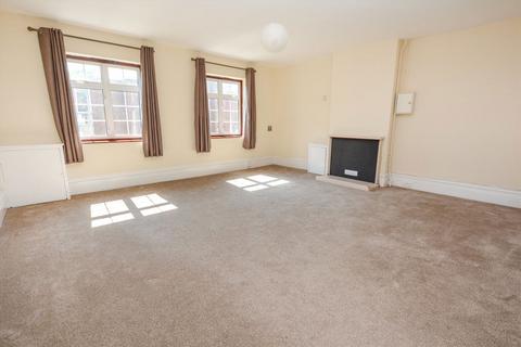 3 bedroom maisonette to rent, Packhorse Road, Gerrards Cross SL9