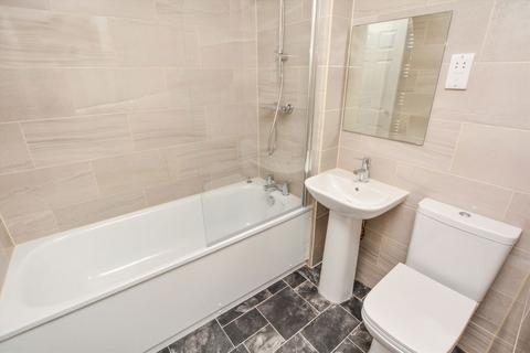 3 bedroom maisonette to rent, Packhorse Road, Gerrards Cross SL9