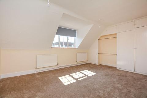3 bedroom maisonette to rent, Packhorse Road, Gerrards Cross SL9