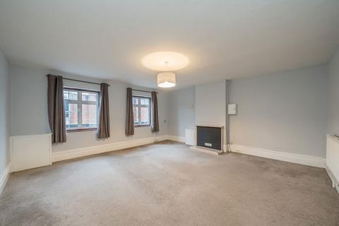 3 bedroom maisonette to rent, Packhorse Road, Gerrards Cross SL9