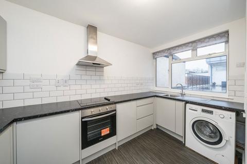 3 bedroom maisonette to rent, Packhorse Road, Gerrards Cross SL9