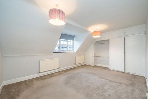 3 bedroom maisonette to rent, Packhorse Road, Gerrards Cross SL9
