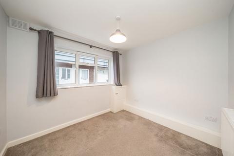 3 bedroom maisonette to rent, Packhorse Road, Gerrards Cross SL9