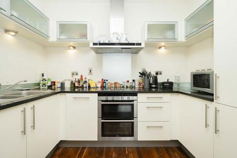 1 bedroom flat to rent, South Quay Square, London E14