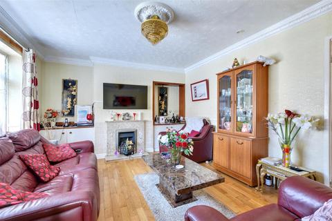3 bedroom semi-detached house for sale, Frinton Road, Nottingham