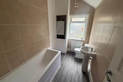 2 bedroom terraced house to rent, Hagley Road West, Smethwick