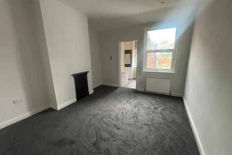 2 bedroom terraced house to rent, Hagley Road West, Smethwick