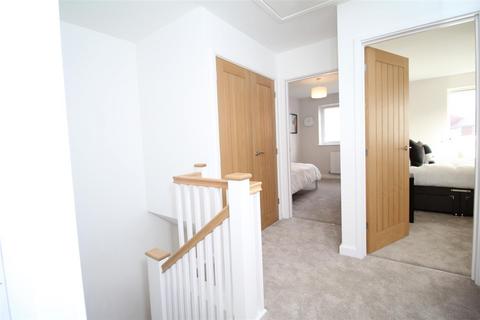 3 bedroom semi-detached house to rent, Maude Close, New Romney TN28