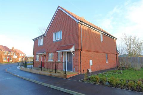 3 bedroom house to rent, Maude Close, New Romney TN28