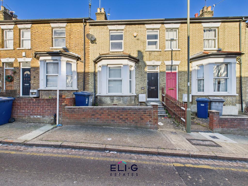 Extended lovely 2 bed terraced house for sale Flo