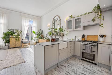 1 bedroom flat for sale, Englands Lane, Belsize Park NW3