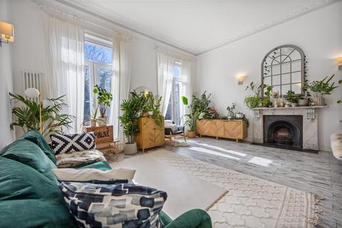 1 bedroom flat for sale, Englands Lane, Belsize Park NW3