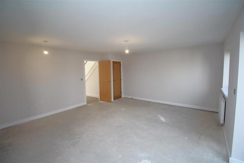 3 bedroom house to rent, Maude Close, New Romney TN28