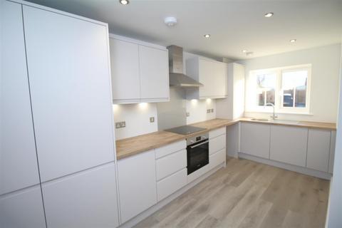 3 bedroom house to rent, Maude Close, New Romney TN28