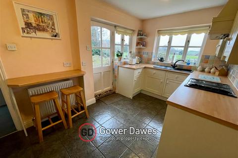 3 bedroom detached house to rent, High Road, North Stifford
