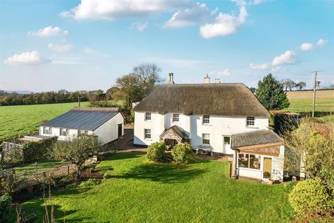 4 bedroom detached house for sale, Bow, Crediton