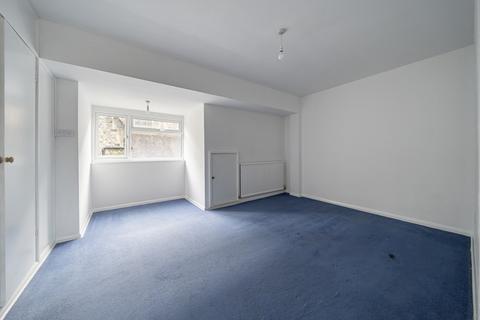 3 bedroom flat to rent, Lubbock Road Chislehurst BR7