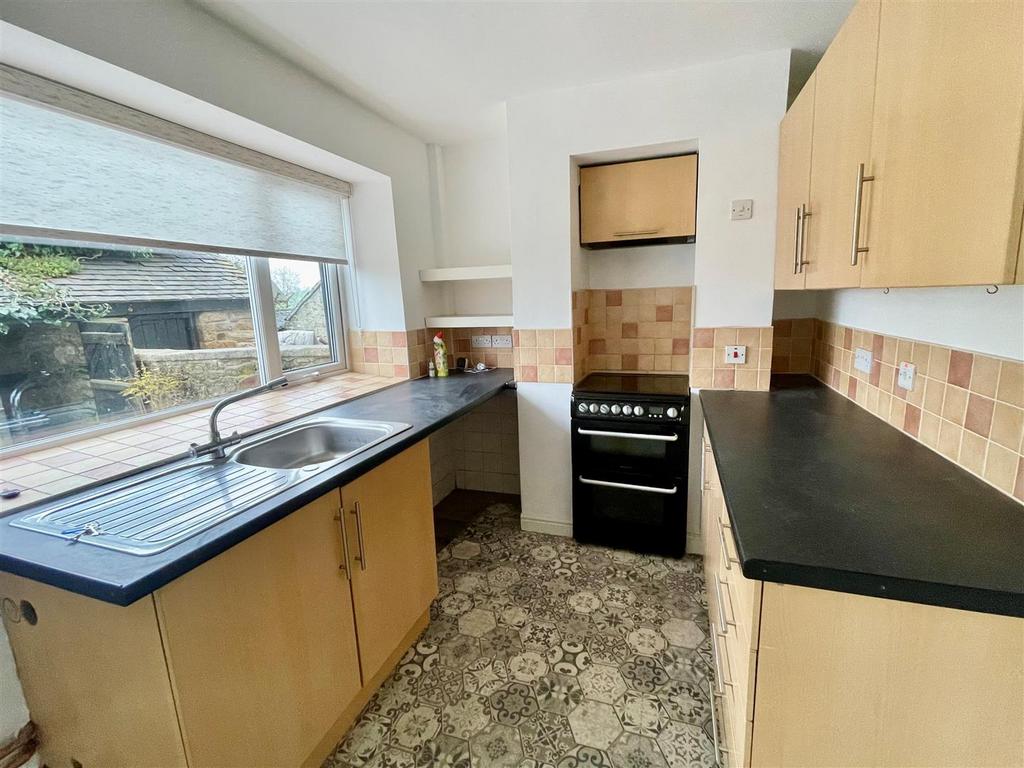 Kitchen 2.jpg