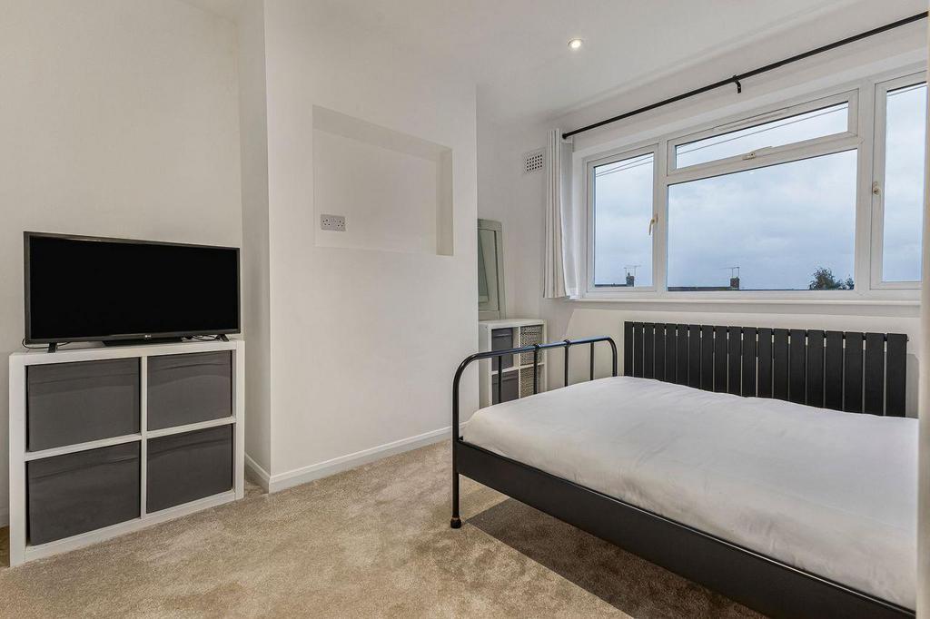 Bedroom 4.jpeg