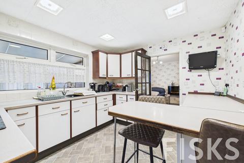 4 bedroom detached bungalow for sale, Homefields Avenue, Benfleet, SS7