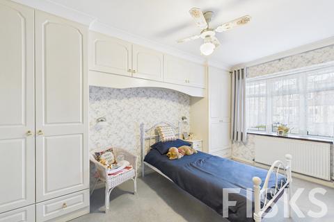 4 bedroom detached bungalow for sale, Homefields Avenue, Benfleet, SS7