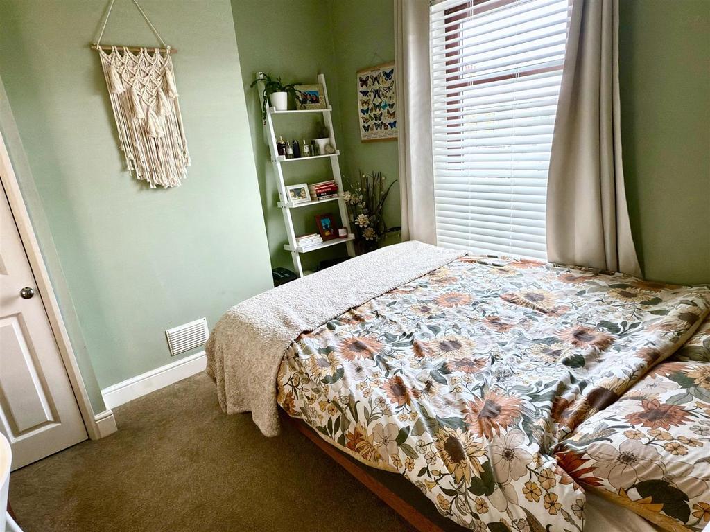 BED 2.jpg