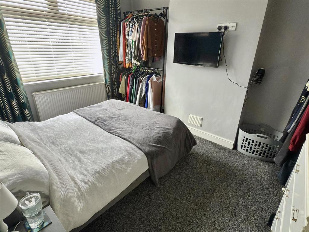 BED 1.jpg