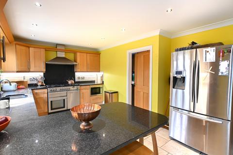 5 bedroom detached house for sale, Cemetery Road, Whittlesey PE7