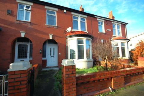 3 bedroom terraced house to rent, Trent Road, Blackpool FY4