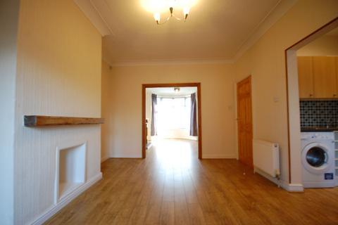 3 bedroom terraced house to rent, Trent Road, Blackpool FY4