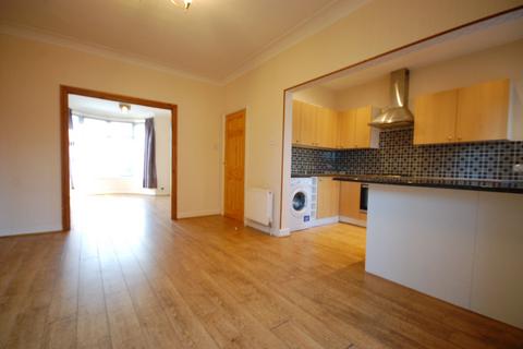 3 bedroom terraced house to rent, Trent Road, Blackpool FY4