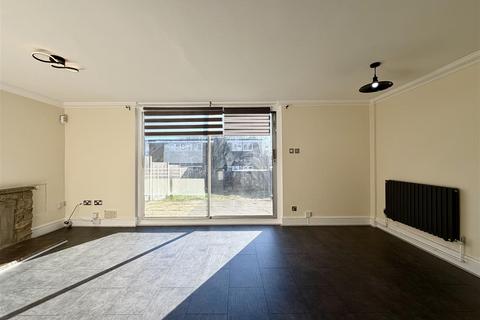 2 bedroom house to rent, Northbrooks, Harlow
