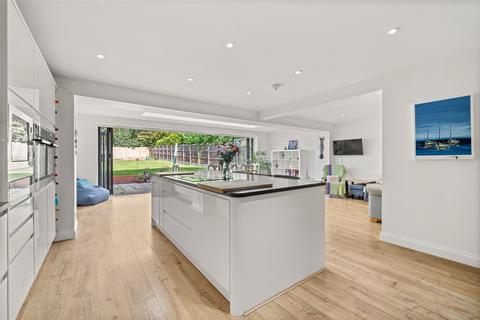 4 bedroom detached house for sale, Wellington Road, Berkshire GU47