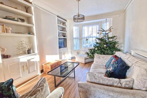 3 bedroom end of terrace house for sale, Priory Road, Bicester