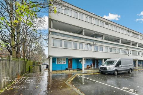 undefined, Six Acres Estate, London