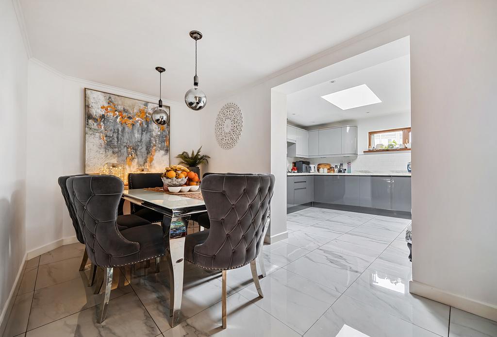 1386700-11-693ac3...