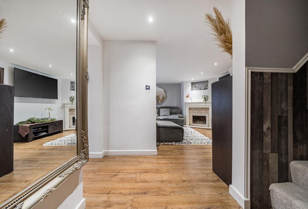 1386700-7-693ac28...