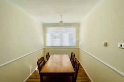 3 bedroom detached house to rent, Elm Way,  London,  N11