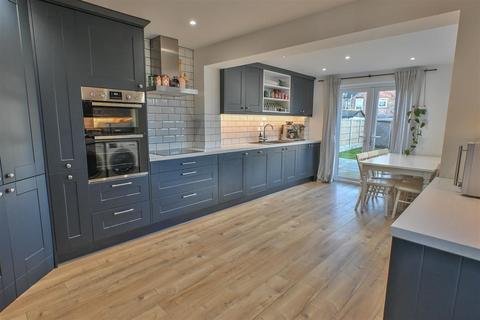 2 bedroom semi-detached house for sale, Queen Street, Warley, Brentwood