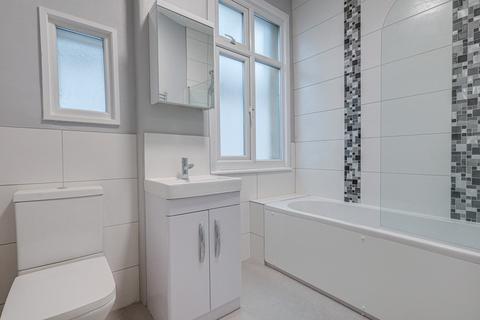 2 bedroom flat to rent, Victoria Road, Southend-on-sea, SS1