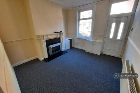 2 bedroom terraced house to rent, Winifred Street, Eccles, Manchester, M30