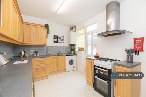 3 bedroom semi-detached house to rent, Heath End Road, Nuneaton, CV10