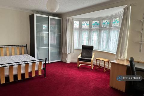 4 bedroom semi-detached house to rent, Ashby Road, Loughborough, LE11